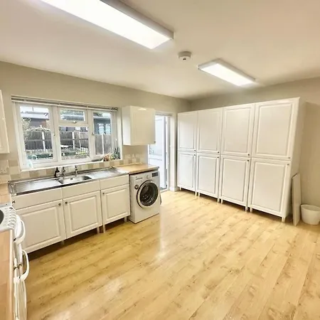5 Bedroom House In Da7